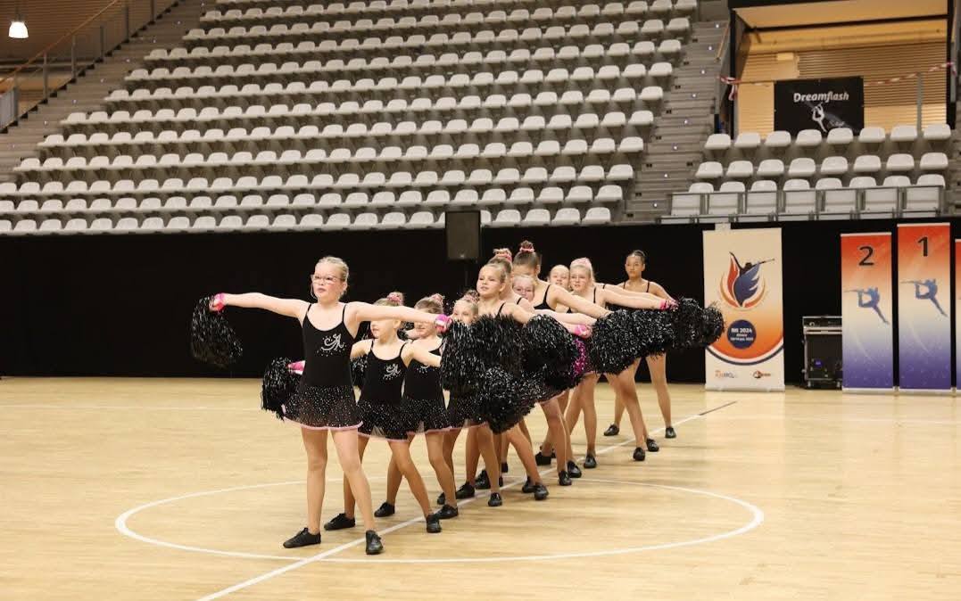 KNMO majorette, twirl +... - KNMO majorette, twirl + dans