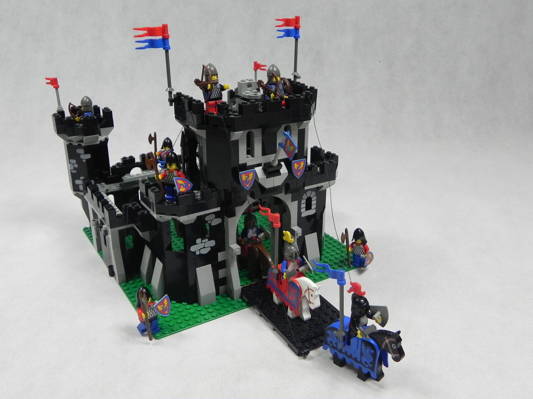 Vintage LEGO Black Monarch