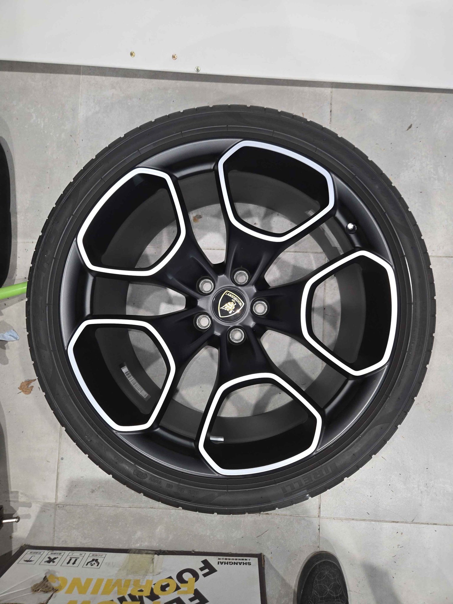 Genuine OEM Lamborghini Huracan GIANO 20 rims - Car Wheels, Tires ...