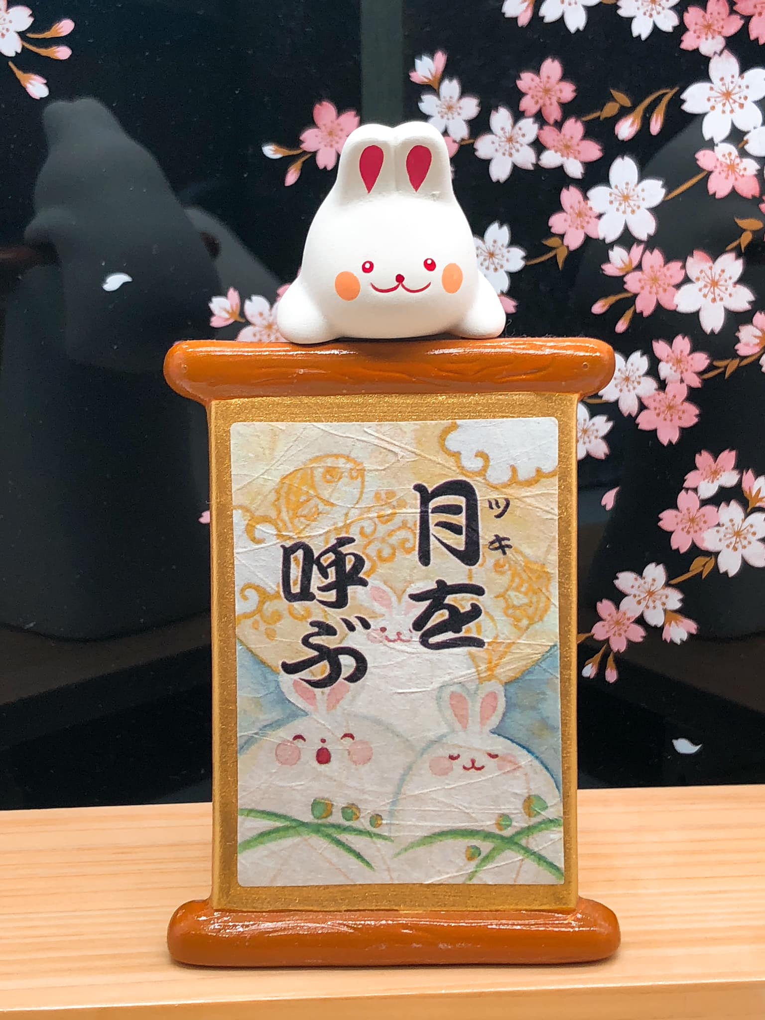 Ourlittlezone日本招財貓.達摩.擺設專門店 - 日本招福、招財貓、福兔、達摩牌坊 尺寸：高度13cm闊度6.5cm 材料：瓷器+手 ...