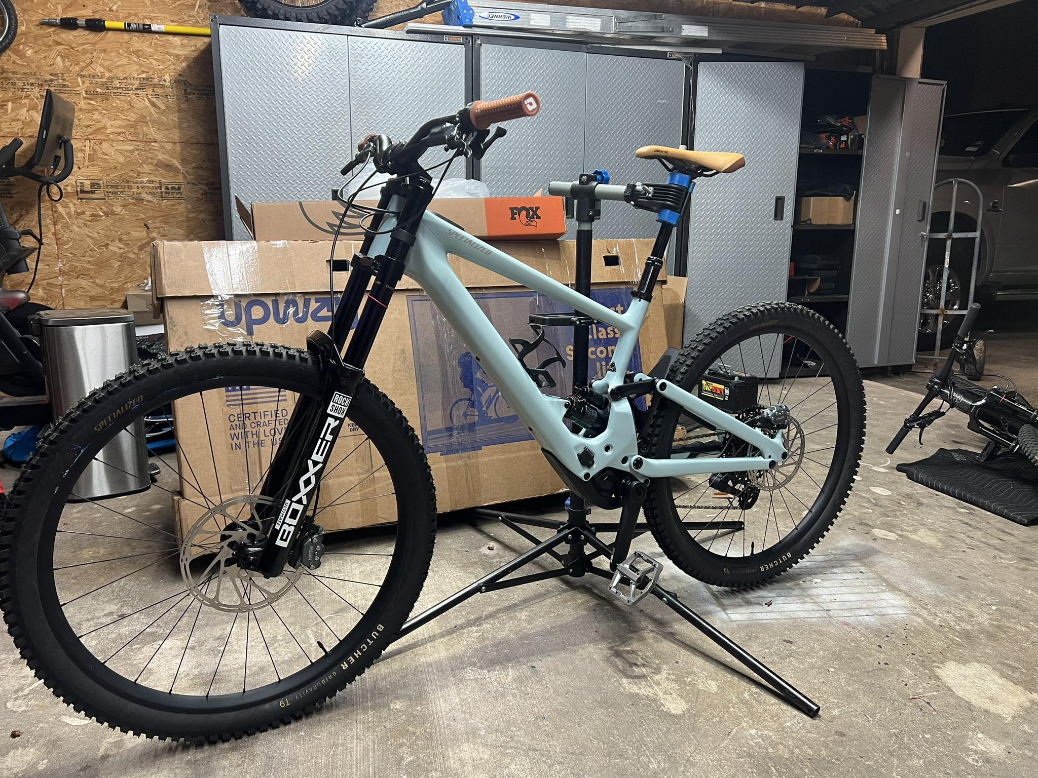Kenevo SL dual crown set up. 180mm travel and found proper 44mm