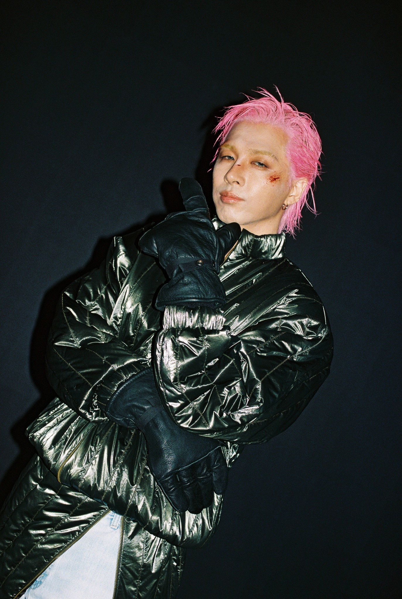 TAEYANG - TAEYANG added a new photo.