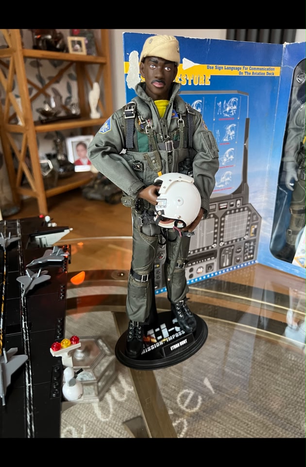 Vintage Hot Toys 1/6 US Air Force figure from Independence Day