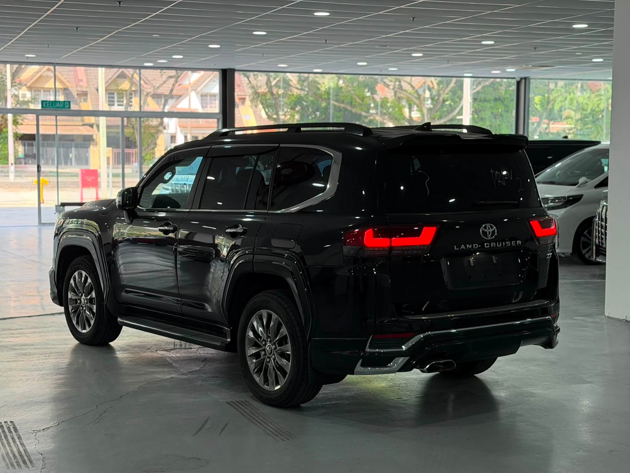 新车车况‼️5A GRADE‼️MODELISTA VERSION‼️ 2023 TOYOTA LANDCRUISER
