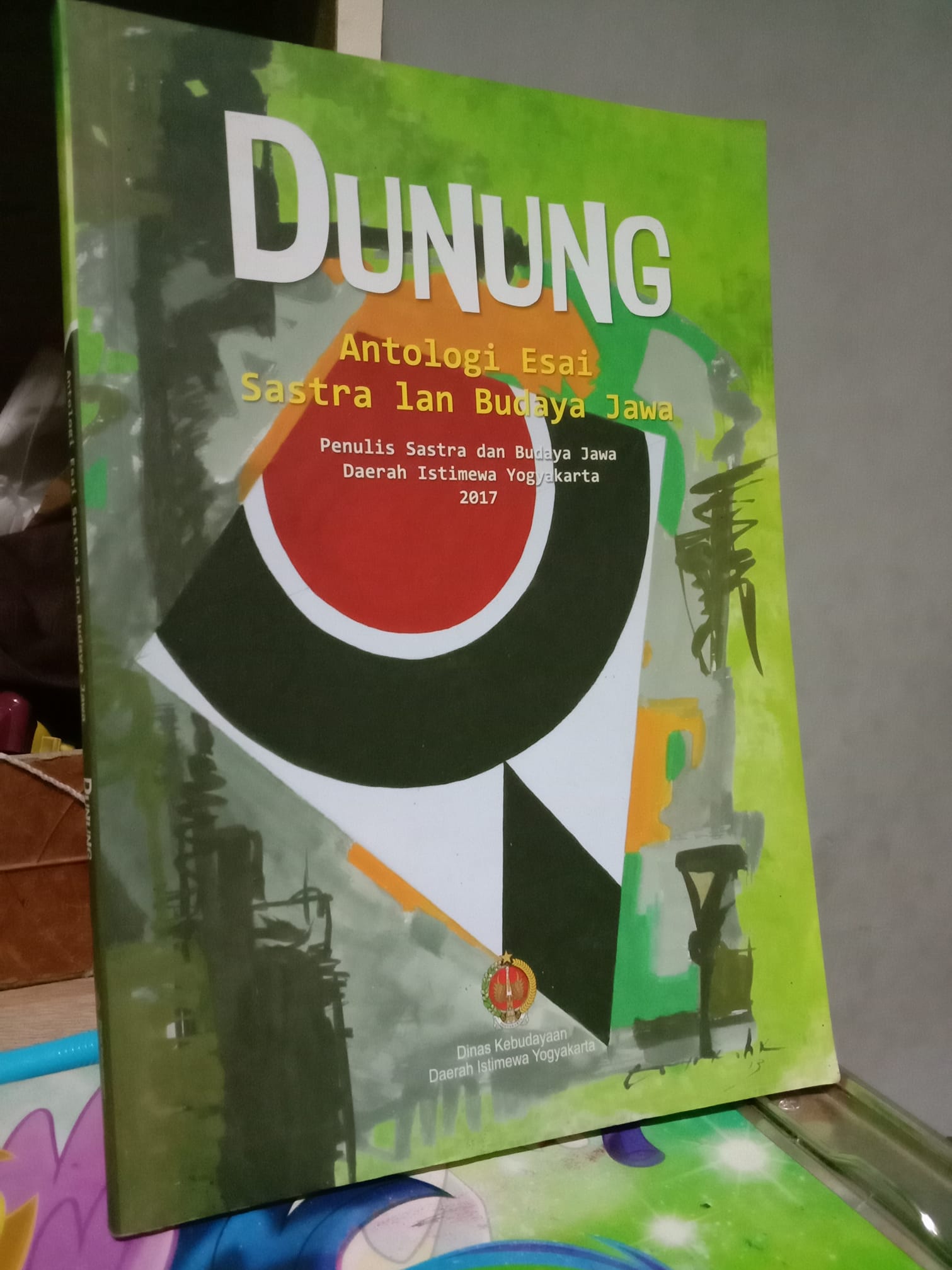 Datuta Buku - DUNUNG Antalogi Esai Sastra kan Budaya Jawa...