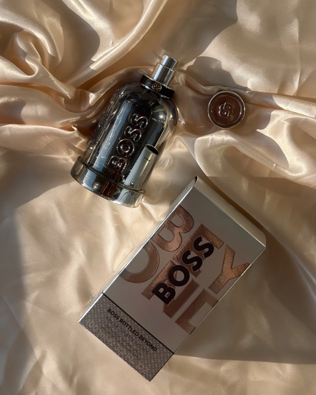Jetzt NEU bei Müller 🧡 Boss Bottled Beyond EDT INTENSE For Him💫 Ein Duft für Männer, die ihren eigenen Weg gehen. Kraftvoll, modern und selbstbewusst. Die Komposition eröffnet mit einer frischen, be