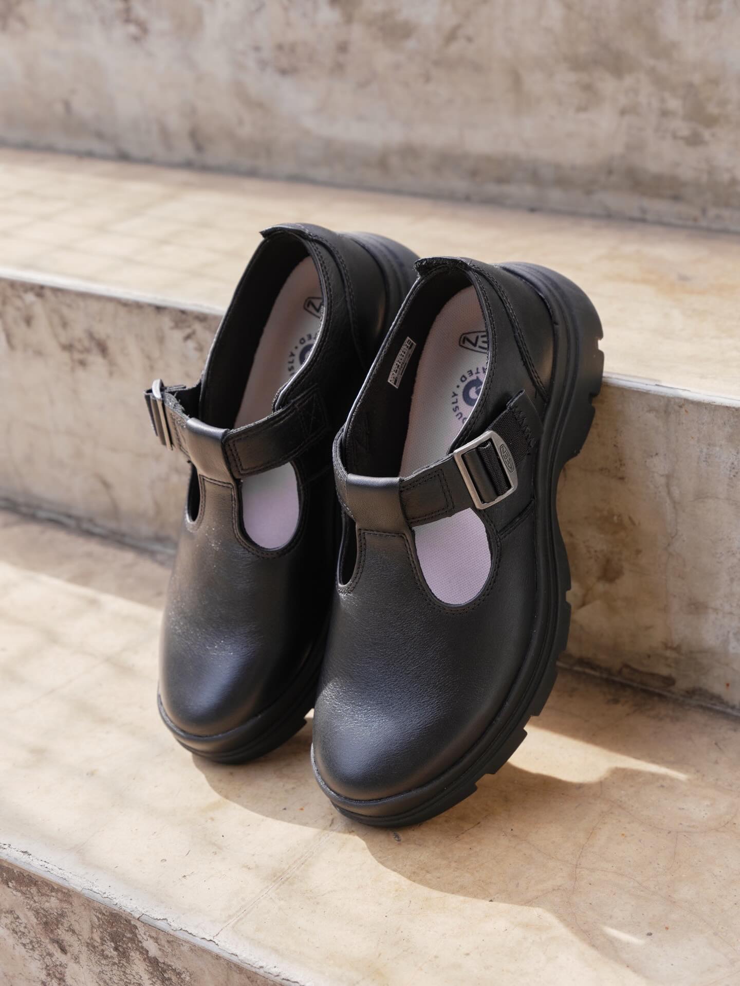 KEEN KOSA MJ クッション性に優れる新開発のソールユニットを搭載した