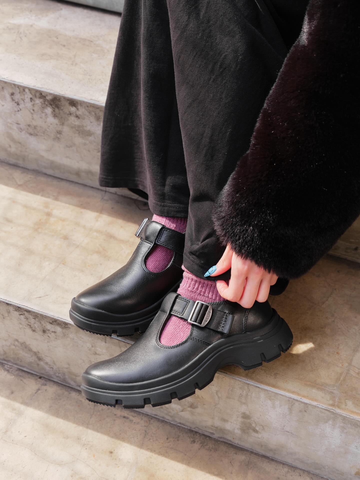 KEEN KOSA MJ クッション性に優れる新開発のソールユニットを搭載した