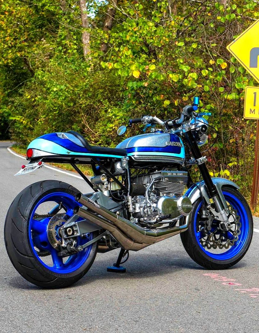 What a killer build!! Your thoughts guys 👇👇 1972 Suzuki GT380