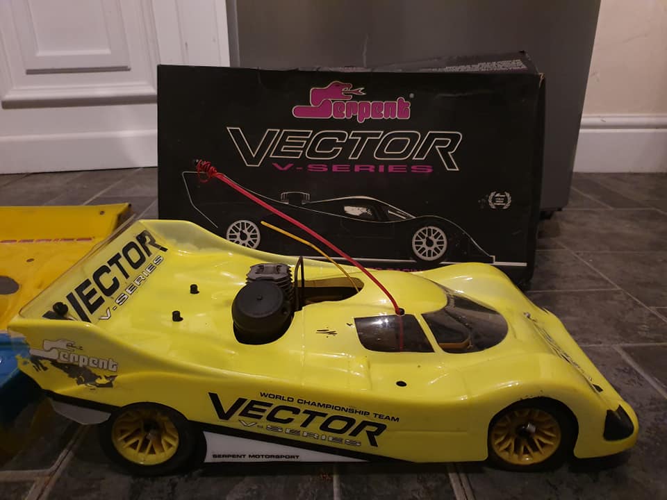 セントラルSerpent Vector 1/8レーシングカー セントラルSerpent Vector 1/8レーシングカー Serpent 1:8 Scale RC