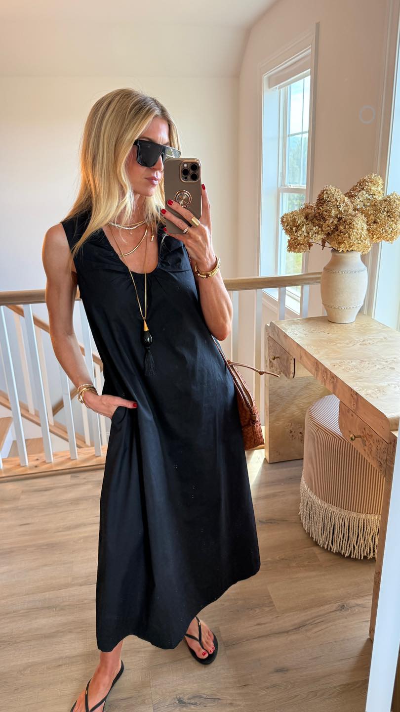 This was the highest selling dress on Amazon during prime day and it wasn't even on sale. That tells you how good it is. Runs TTS, wearing a small Linked here