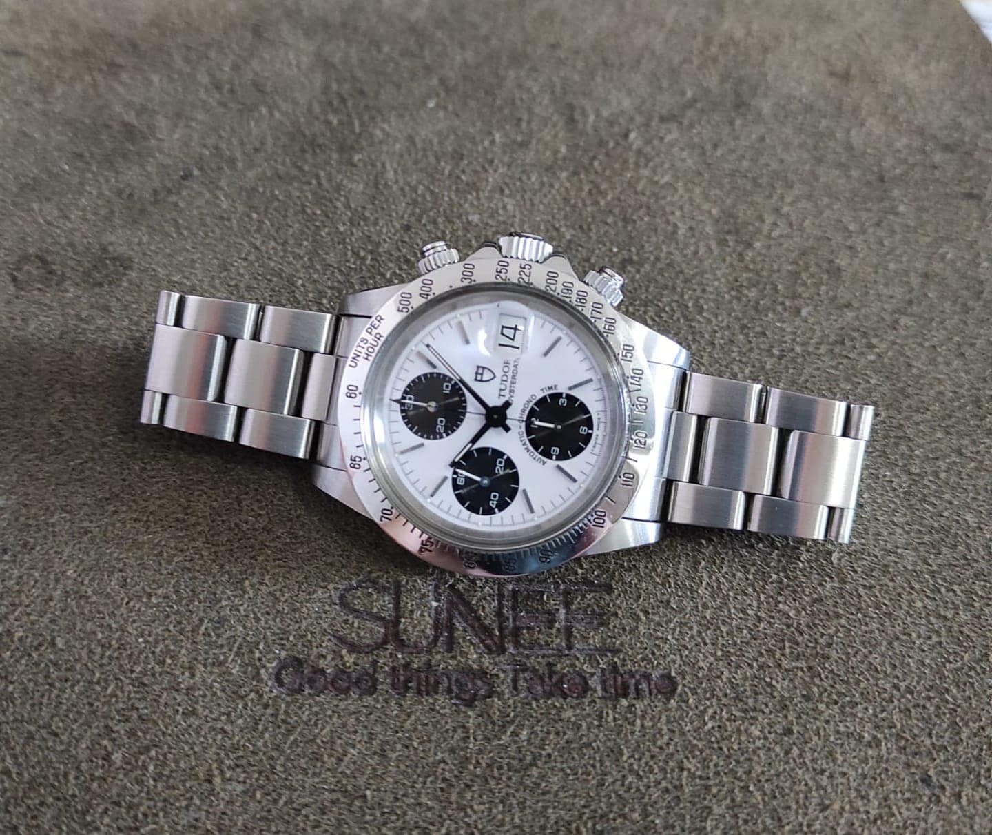 Sunee Watches - 《TUDOR Oysterdate 少有 白底黑小盤圈 79180 BIG... | Facebook