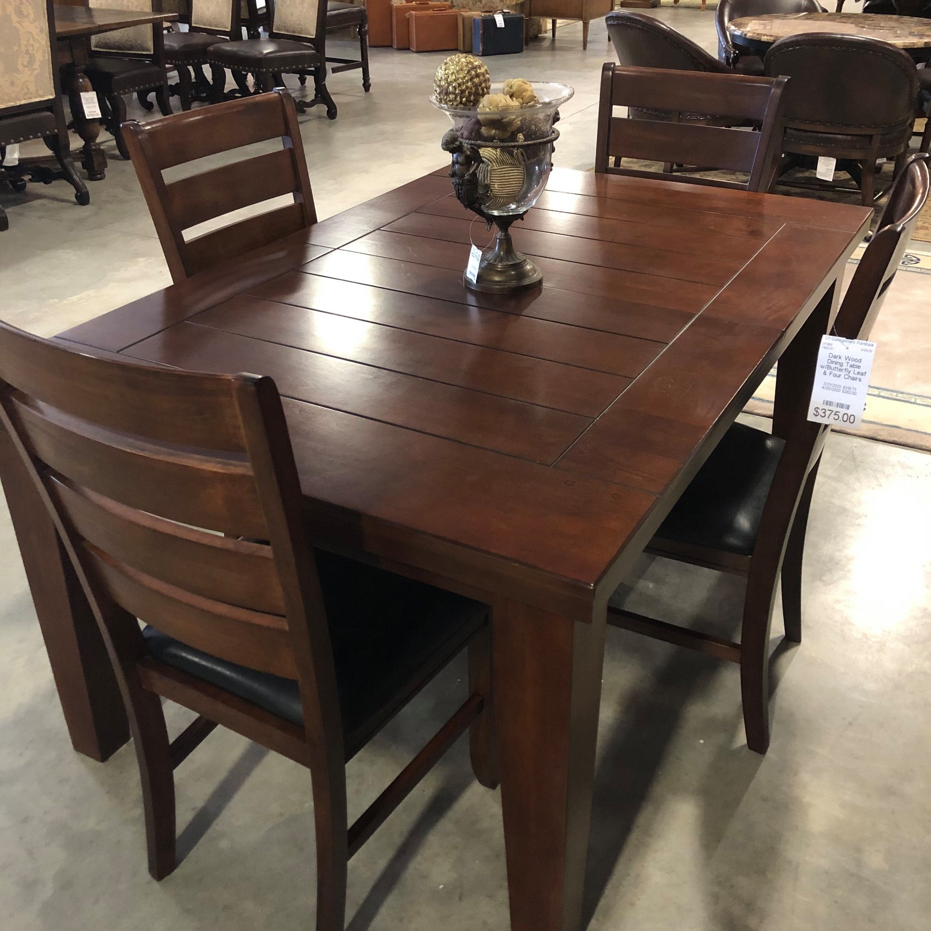 SOLD A beautiful dining table... - 121 Consignment Furniture | Facebook
