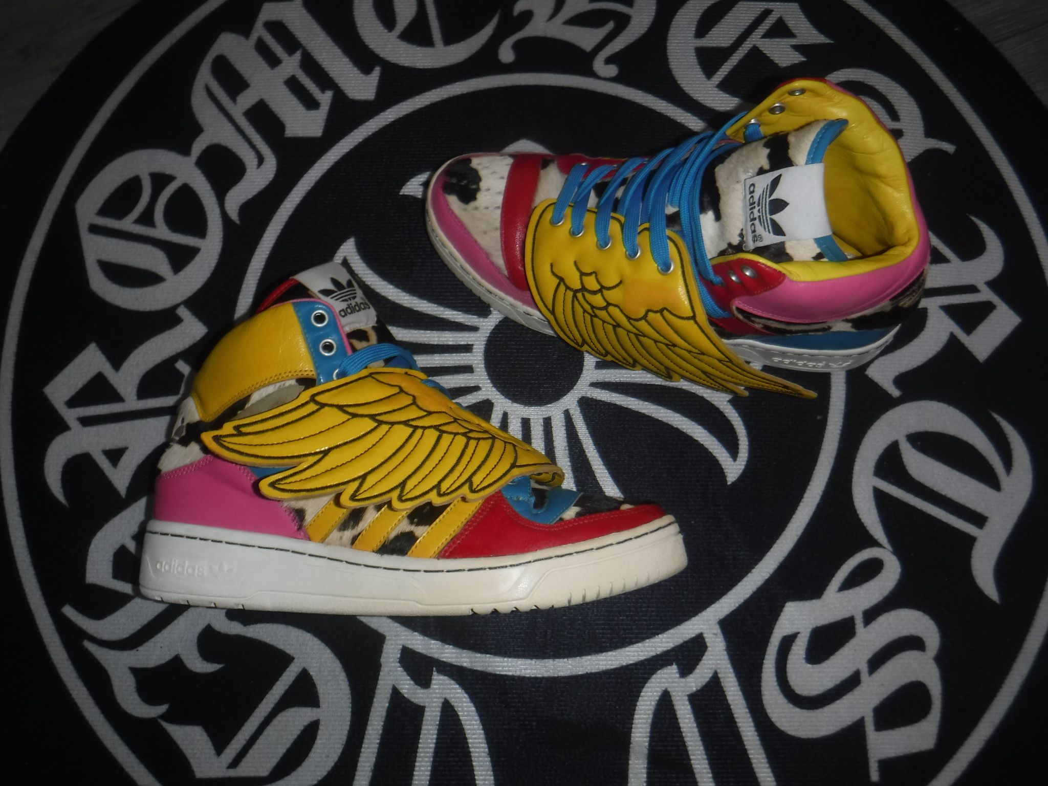 ☆ 2NE1 x Adidas Jeremy Scott ☆ ♠️♥️♣️♦️ - ??? ??? 
