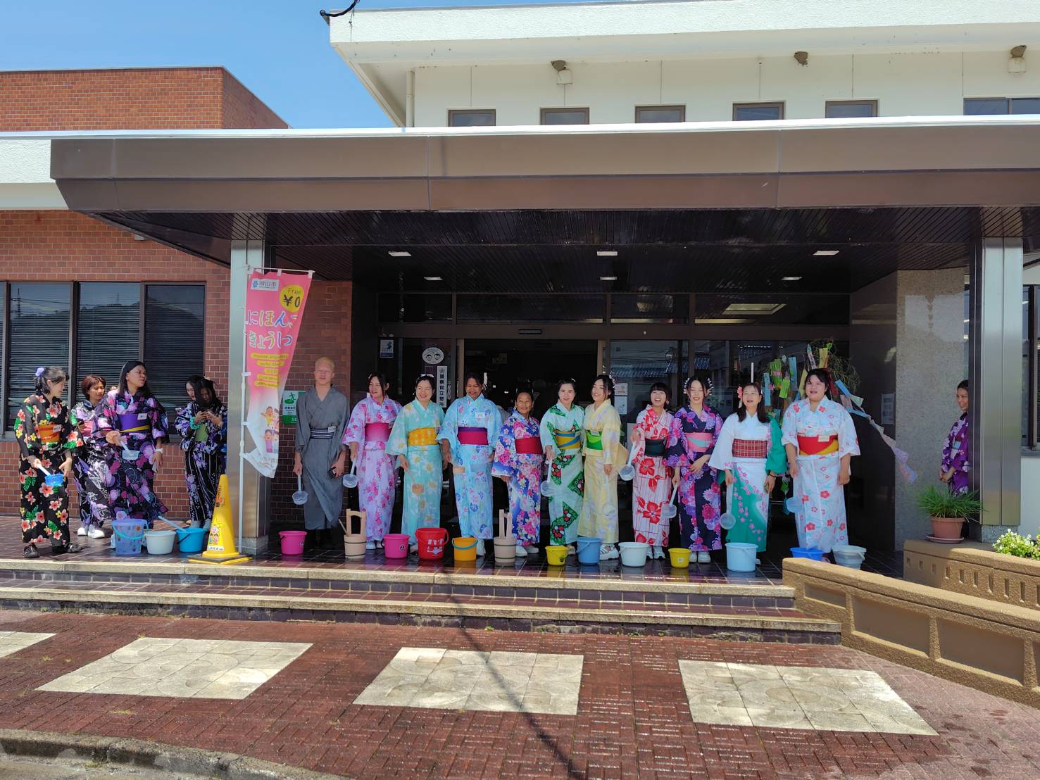 万 富 公民館
