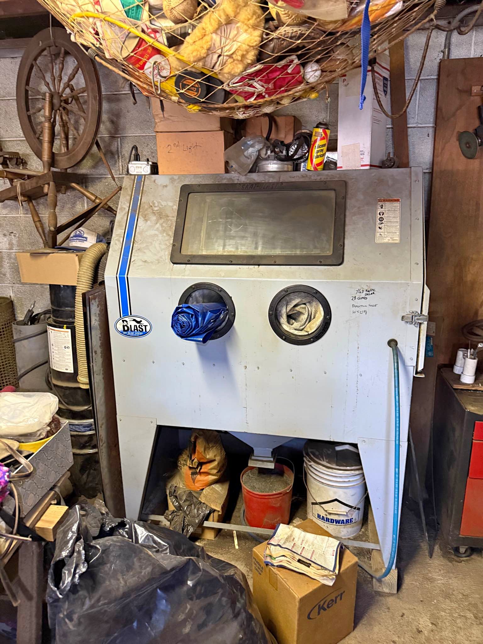 SKAT BLASTER ABRASIVE BLASTING CABINET DRY BLAST SYSTEM - Weight ...