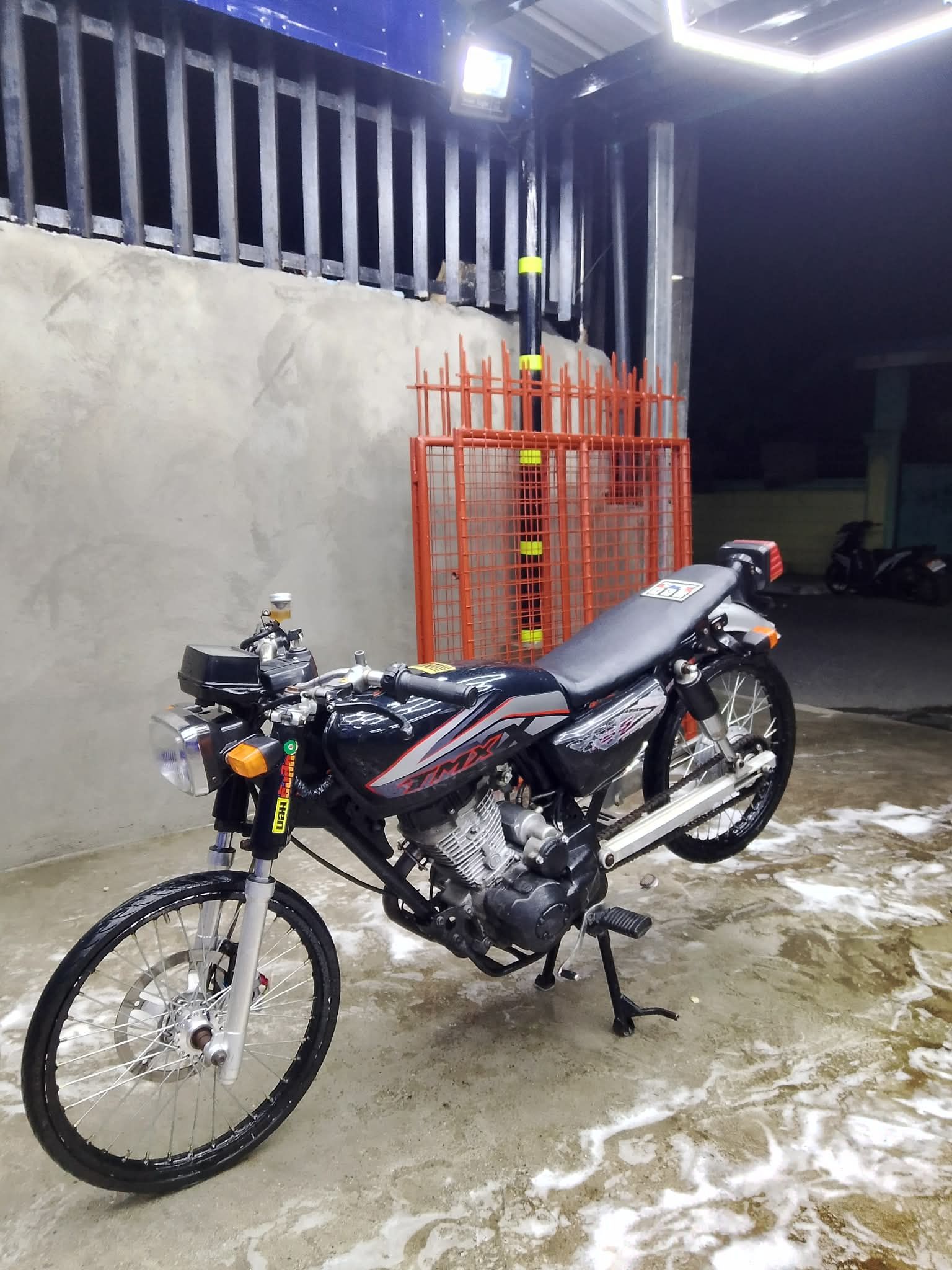 Motorcycle parts for sale: Winglet side mirror, Buta disc bowl