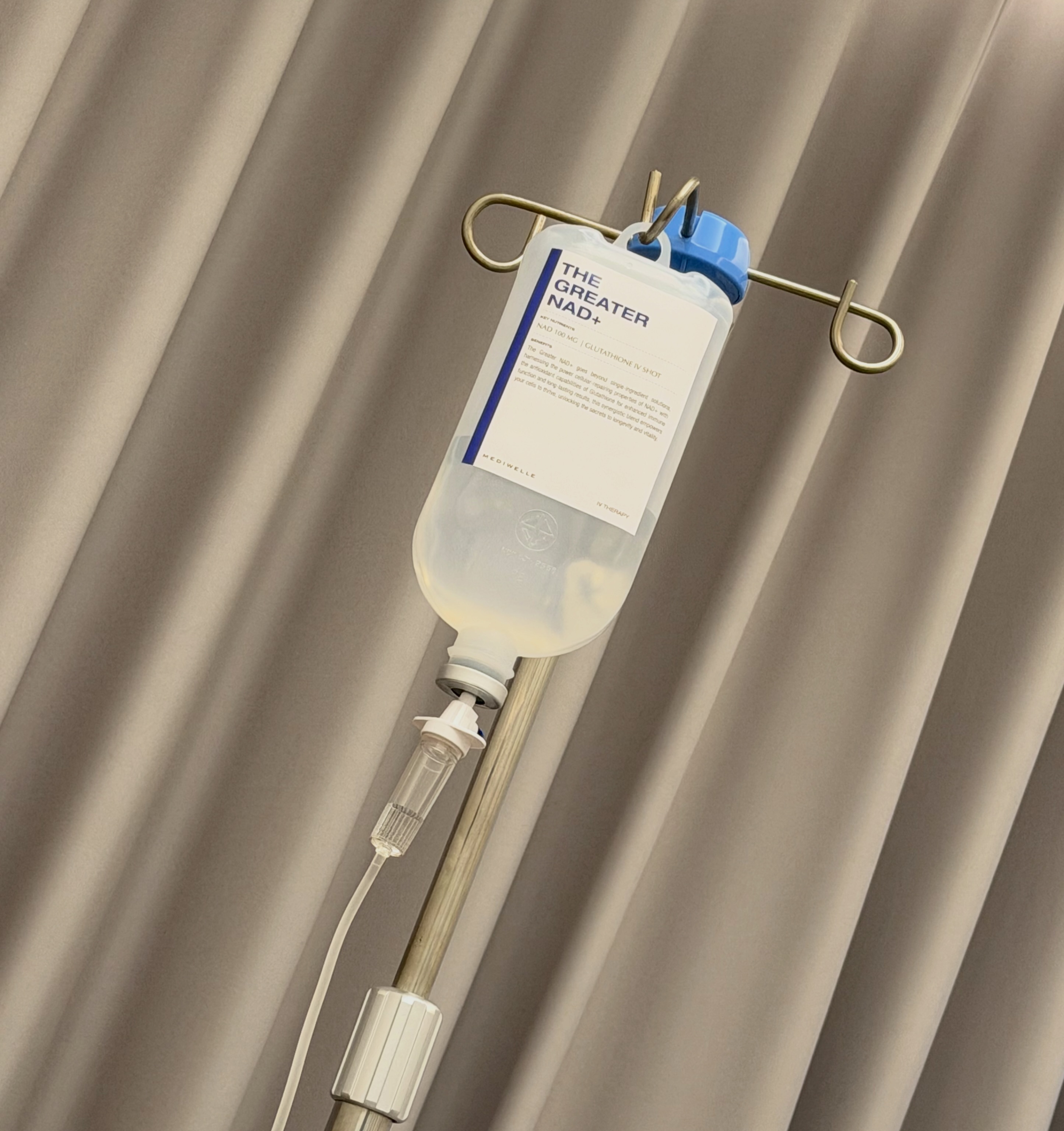 My resting place, nothing better than my usual NAD iv therapy along with an amazing glass skin facial all at once 😍 @mediwelle
