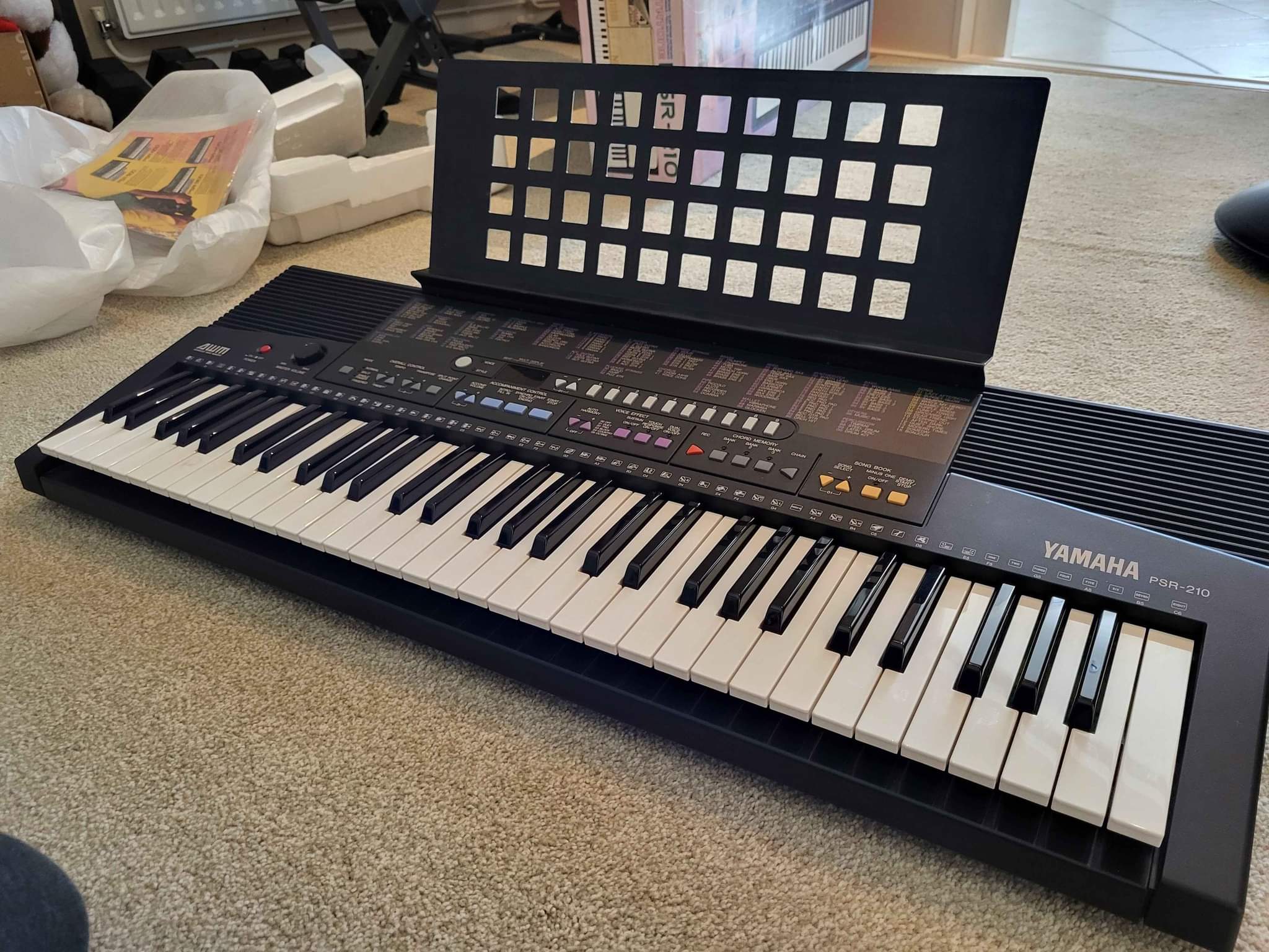Yamaha PSR-210 electric keyboard - Electronic Keyboards - Southend 