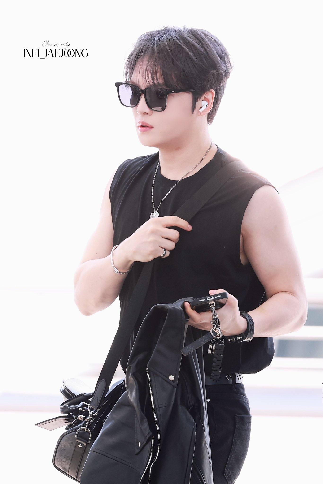 VIDS] 260424 Kim JaeJoong at Incheon Airport heading to Guangzhou