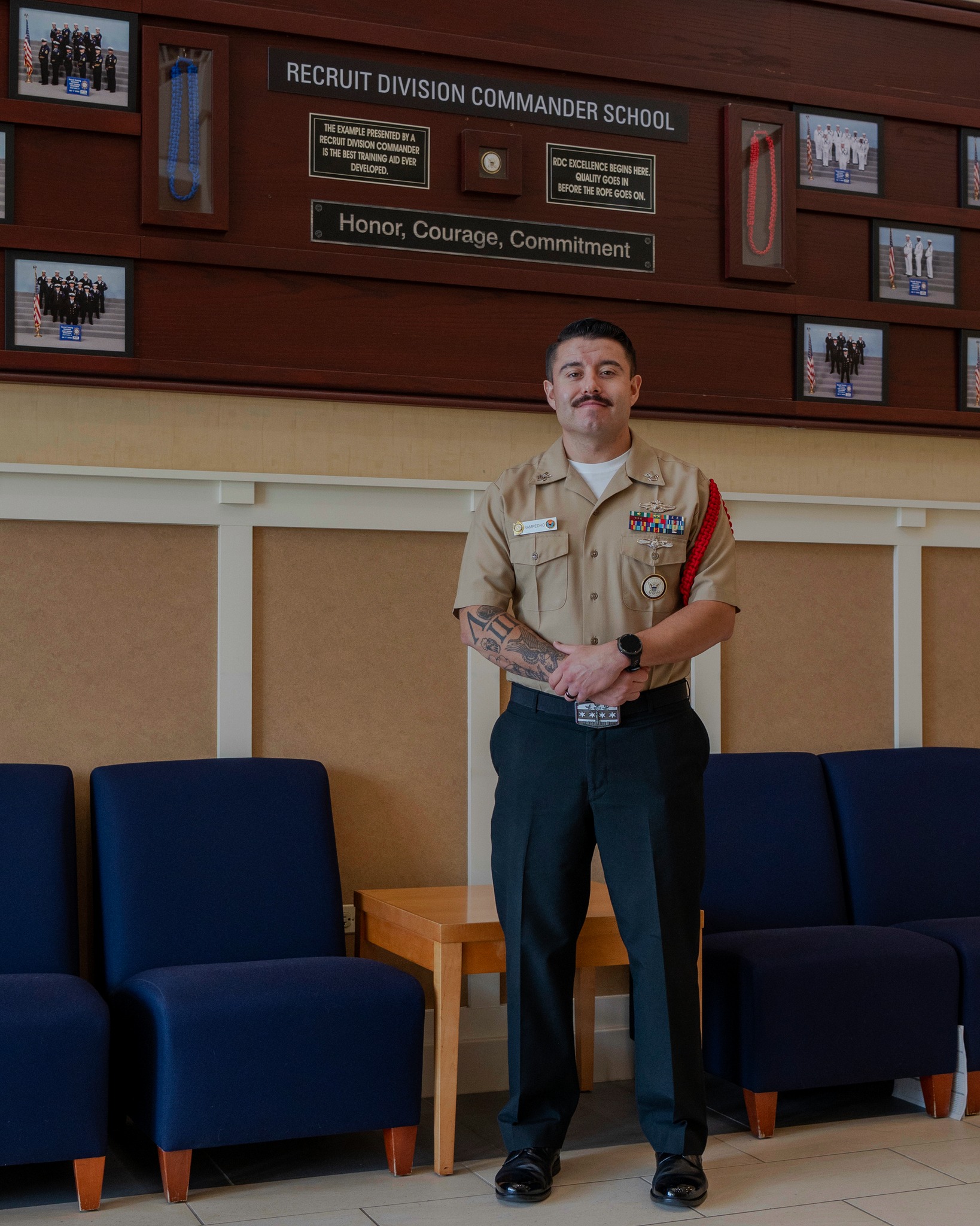 hospitalman recruit dress blue color Meet Hospital Corpsman 1st Class Luis Sampedro, a Division Commander (RDC) at Recruit Training Command (RTC) Great Lakes, the Navy's only boot camp. Though his career has taken him around the Sherri Hill 57926 Mermaid