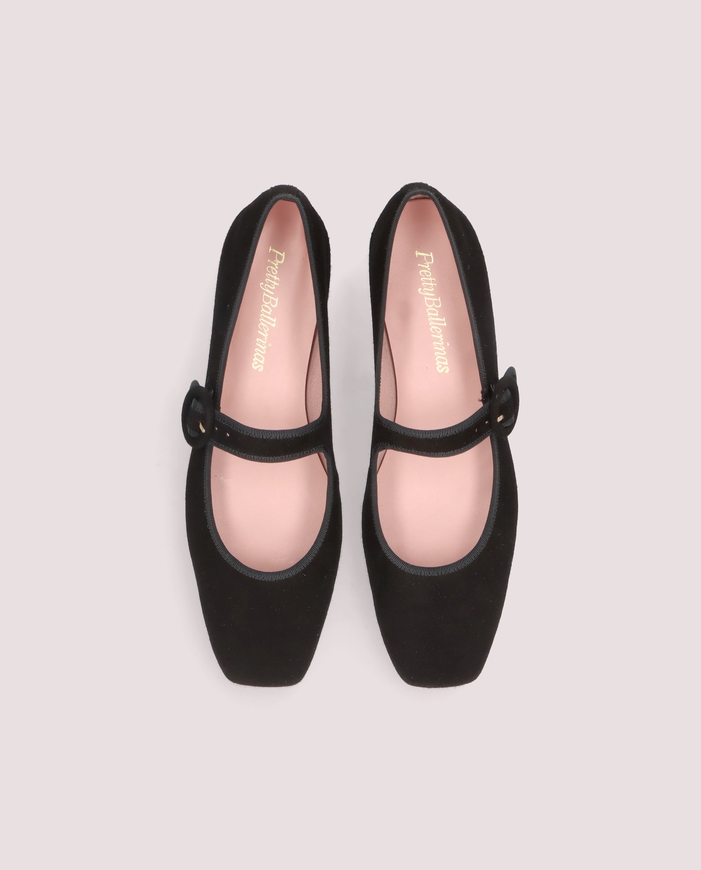 Pretty Ballerinas in Navy. 【Information】 POP-UP STORE at ISETAN