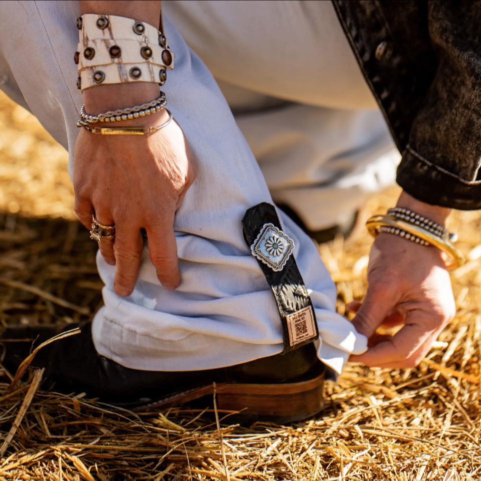 Love your jeans but hate what happens to the bottoms? 👀👖 That’s why I ...