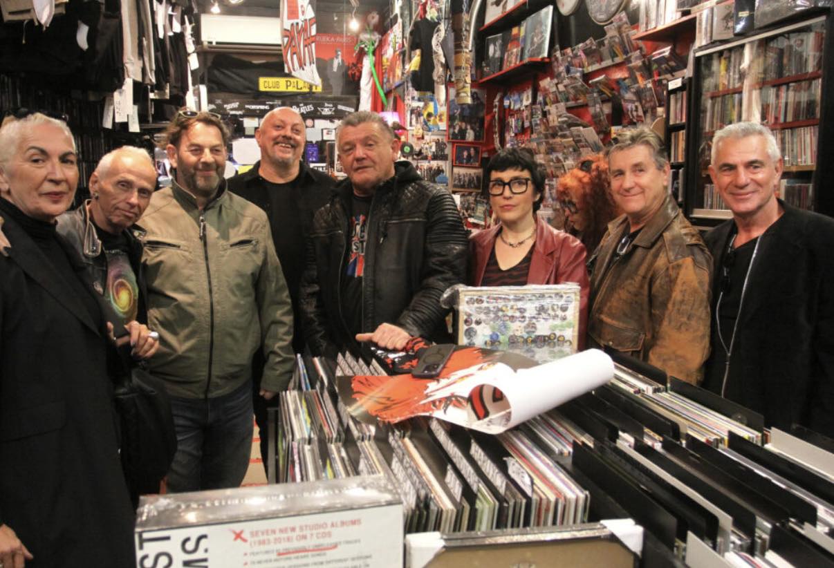 PARAF - Album ‘Paraf’ na vinilu svečano je sinoć porinut u ...