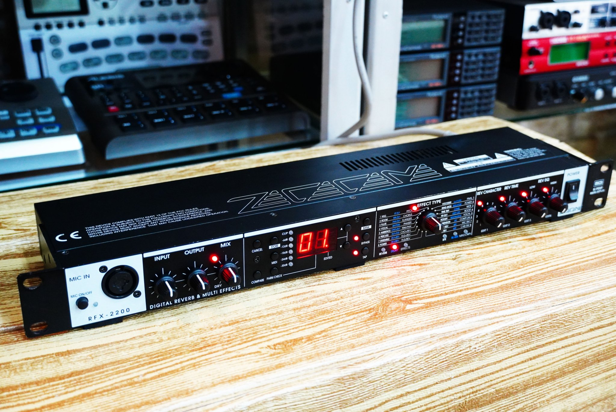 TOKAI MUSIC - เอฟเฟคไมค์ ZOOM RFX2200... | Facebook