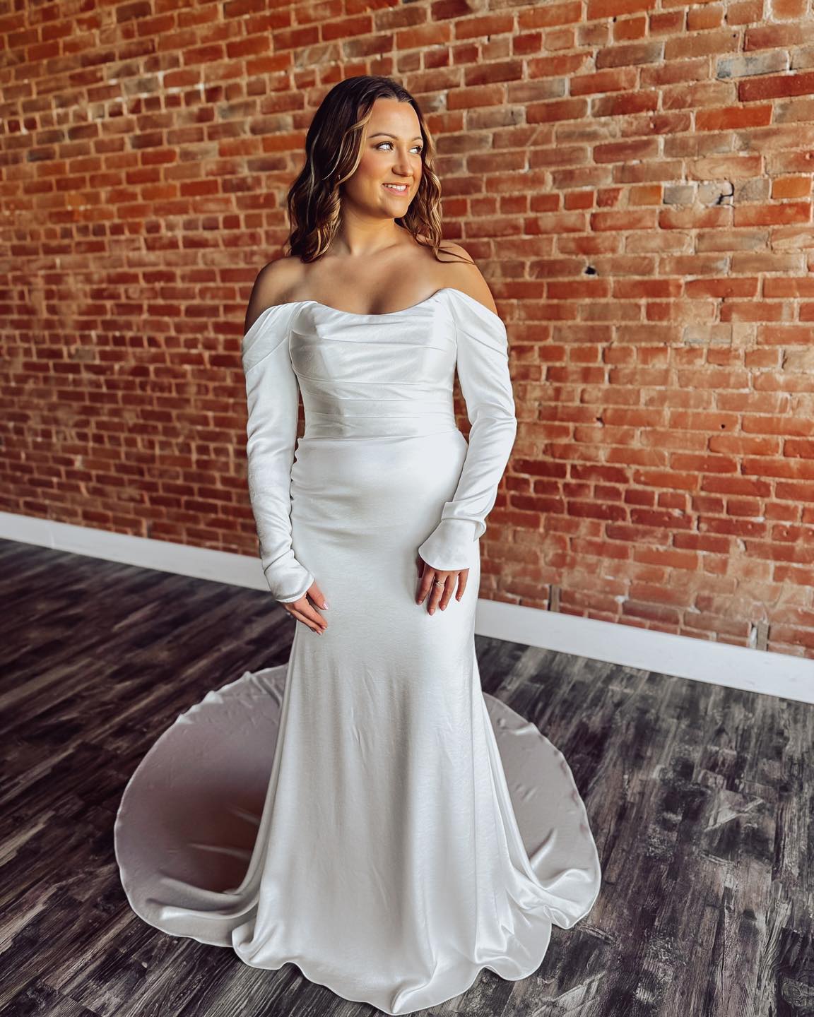heidi black feather trim strapless mini dress Martina Liana ML1997 is a modern vision in luxe silk 🌹. This fit-and-flare gown features a softly scooped cat eye neckline and a sleek, ruched bodice. The dramatic skirt flares into angel @elizasail in the CO_776 Color:Grey Alder Feel sassy and chic