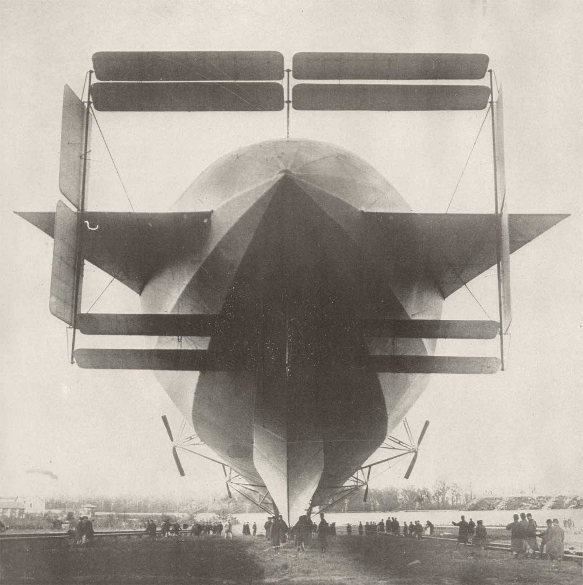 The design of the rudders of the first Zeppelins was really amazing ...