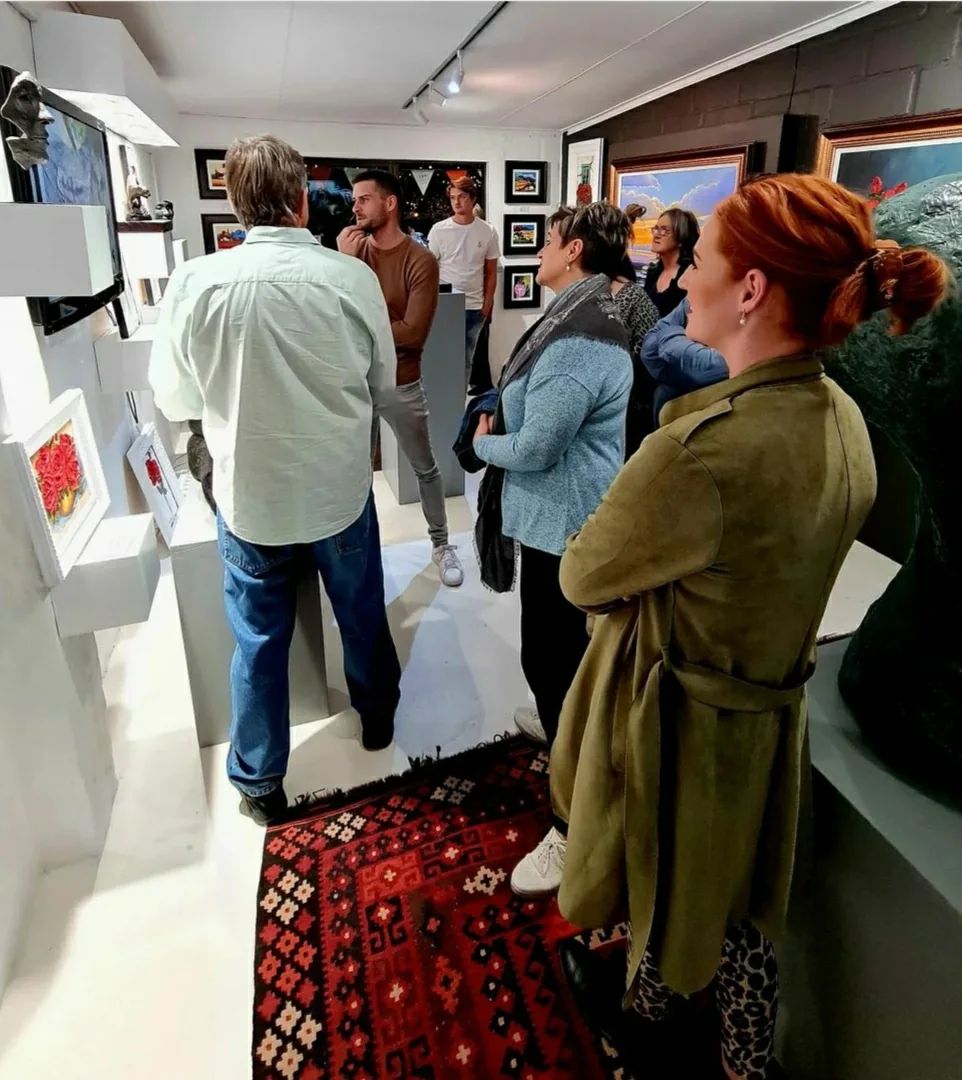 Hermanus First Fridays Art... - Whale Coast Art & Wine Route