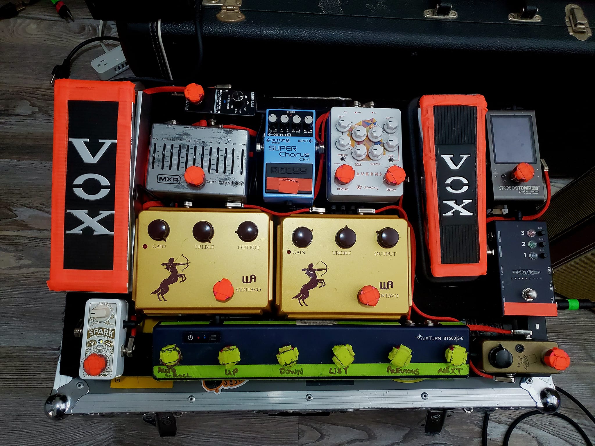 KLON クローンMOCK NUMBER BLACKVer.SILVER2022 Is this JHS Klon Clone in Silver Sparkle authentic?