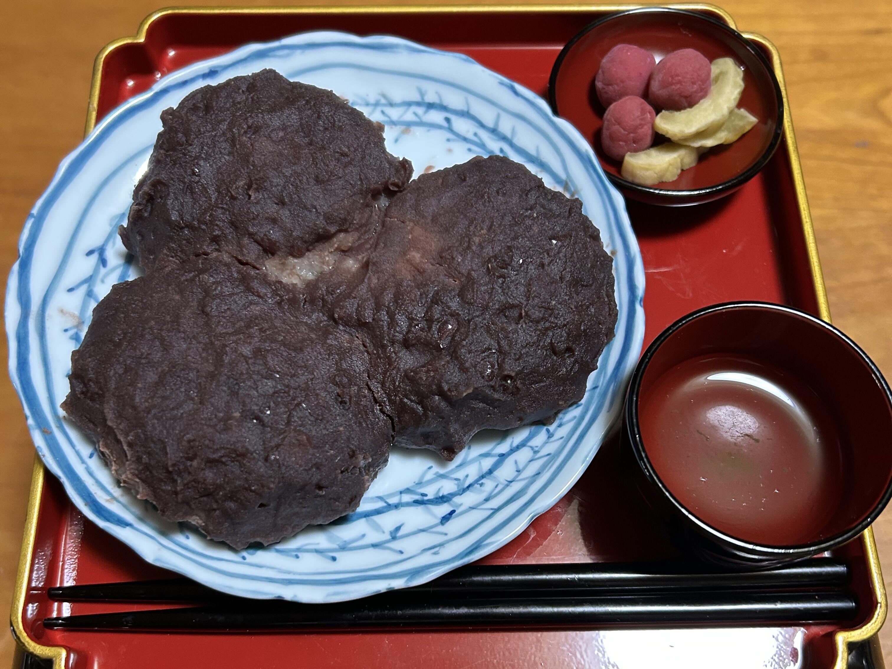 チャイナオンザパーク の瓷器倉の入り口にある#深川製磁 の#急須