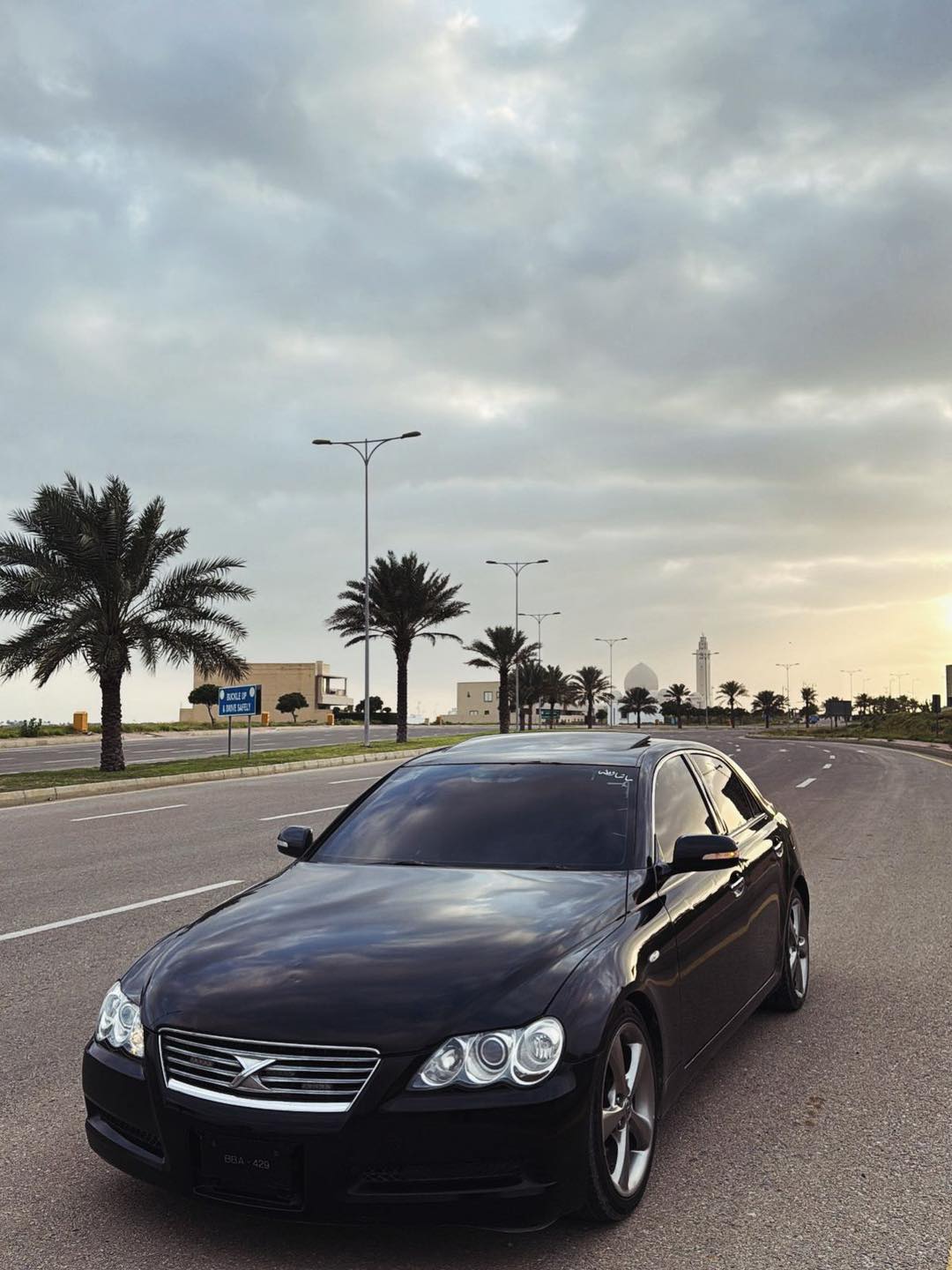 FOR SALE ‼️ 2005 Toyota Mark X 300G Premium S Package Black room