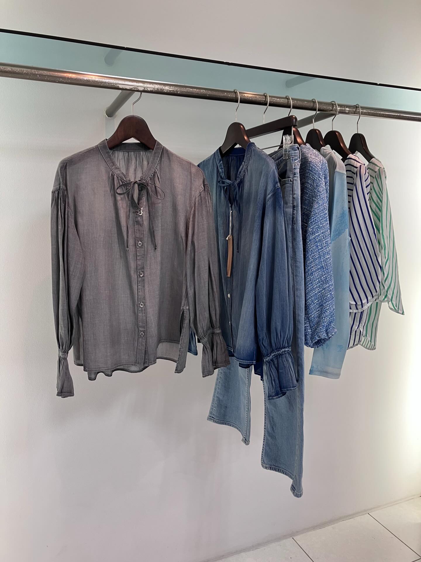 ☆3階 婦人服売場:〈コムサ・プラチナ〉 Sサイズ（5号）の取り扱い 