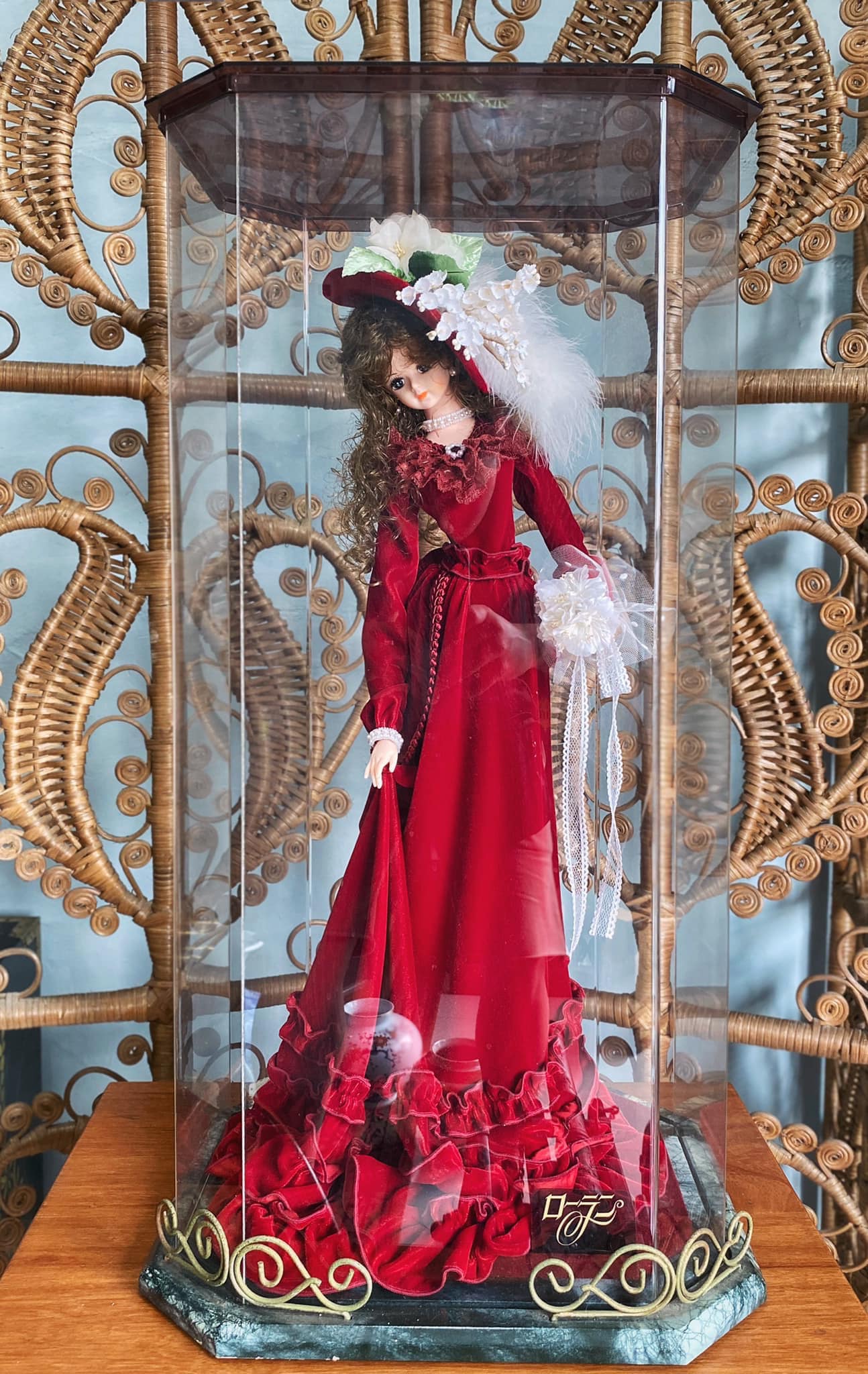 Vintage Large Sukiyo Doll with Acrylic Case Sukiyo dolls were also