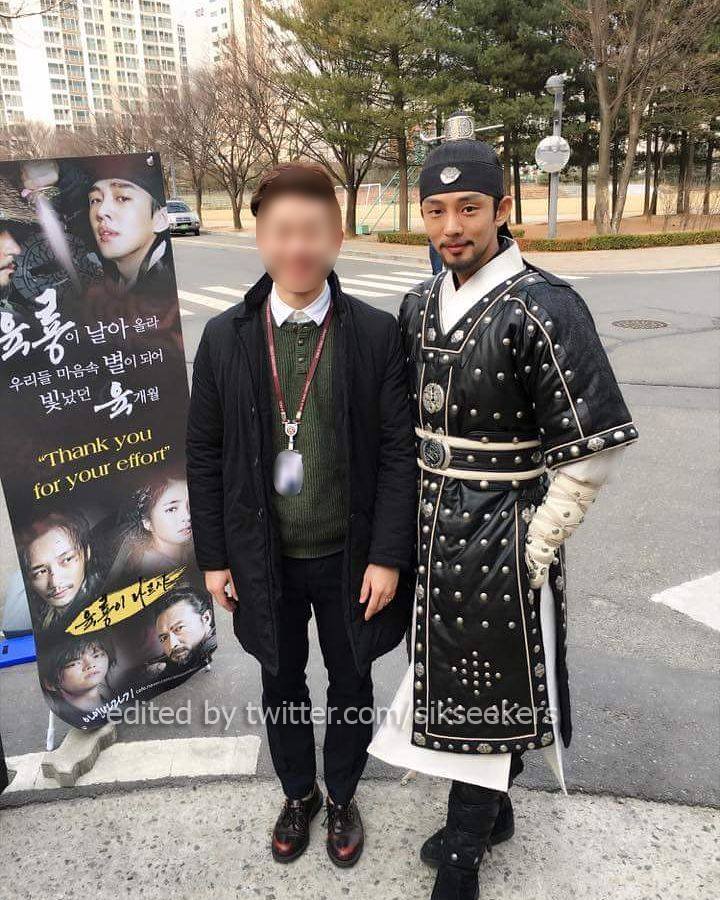 セール中…ユ・アイン直筆サイン入り超大型写真…Yoo Ah-in 2026.05.11] Yoo Ah In was seen in Tokyo just recently this month