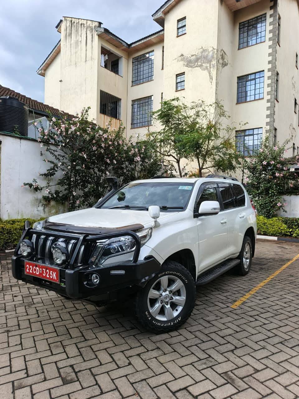 Deposit 2M🟢Trade In✓Cash.5.7M 2017 LC TX-L • Sunroof • 7 Seater