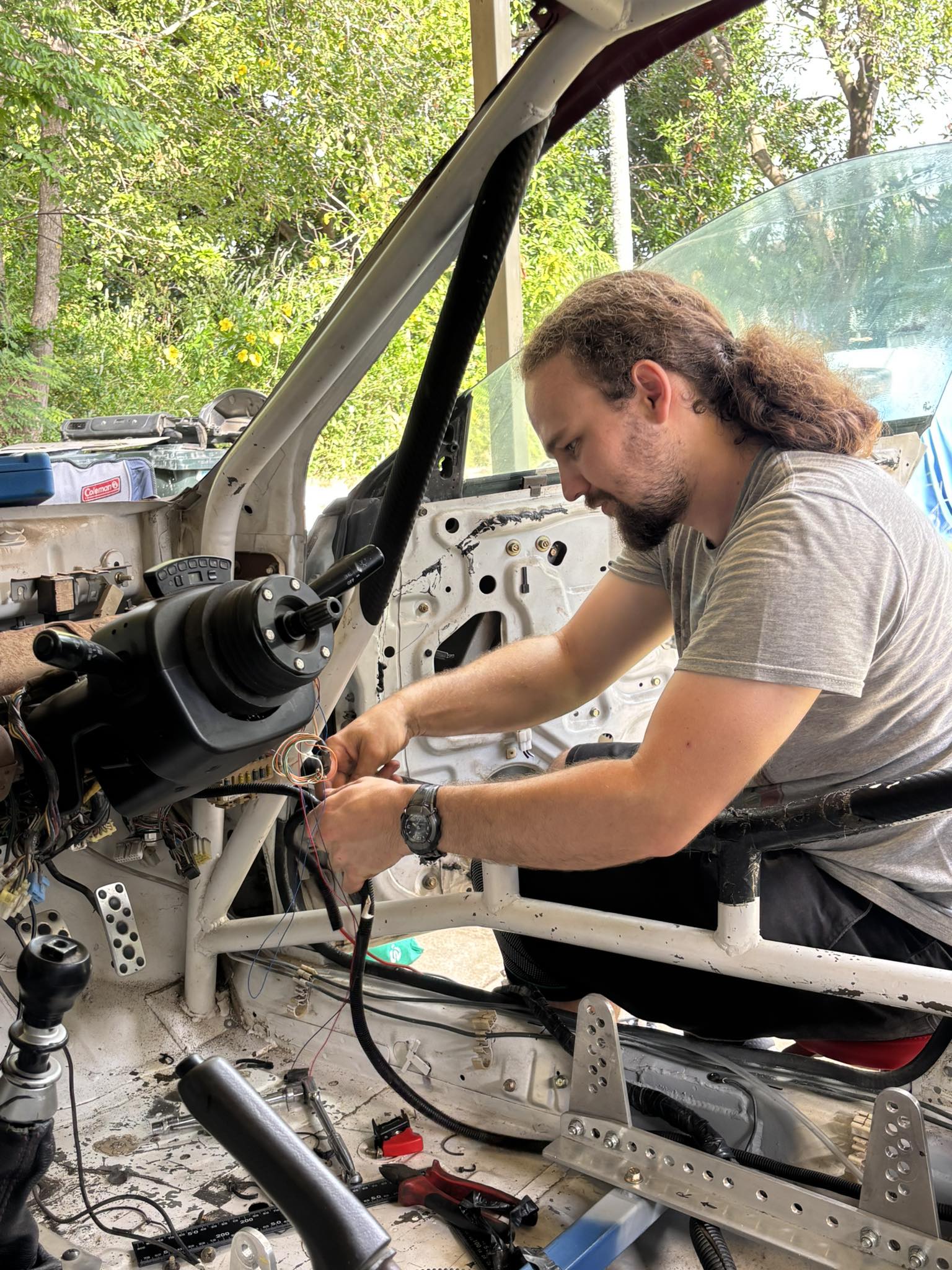 J&S Rally - ⚡ It’s wiring time and George is in FULL diva... | Facebook