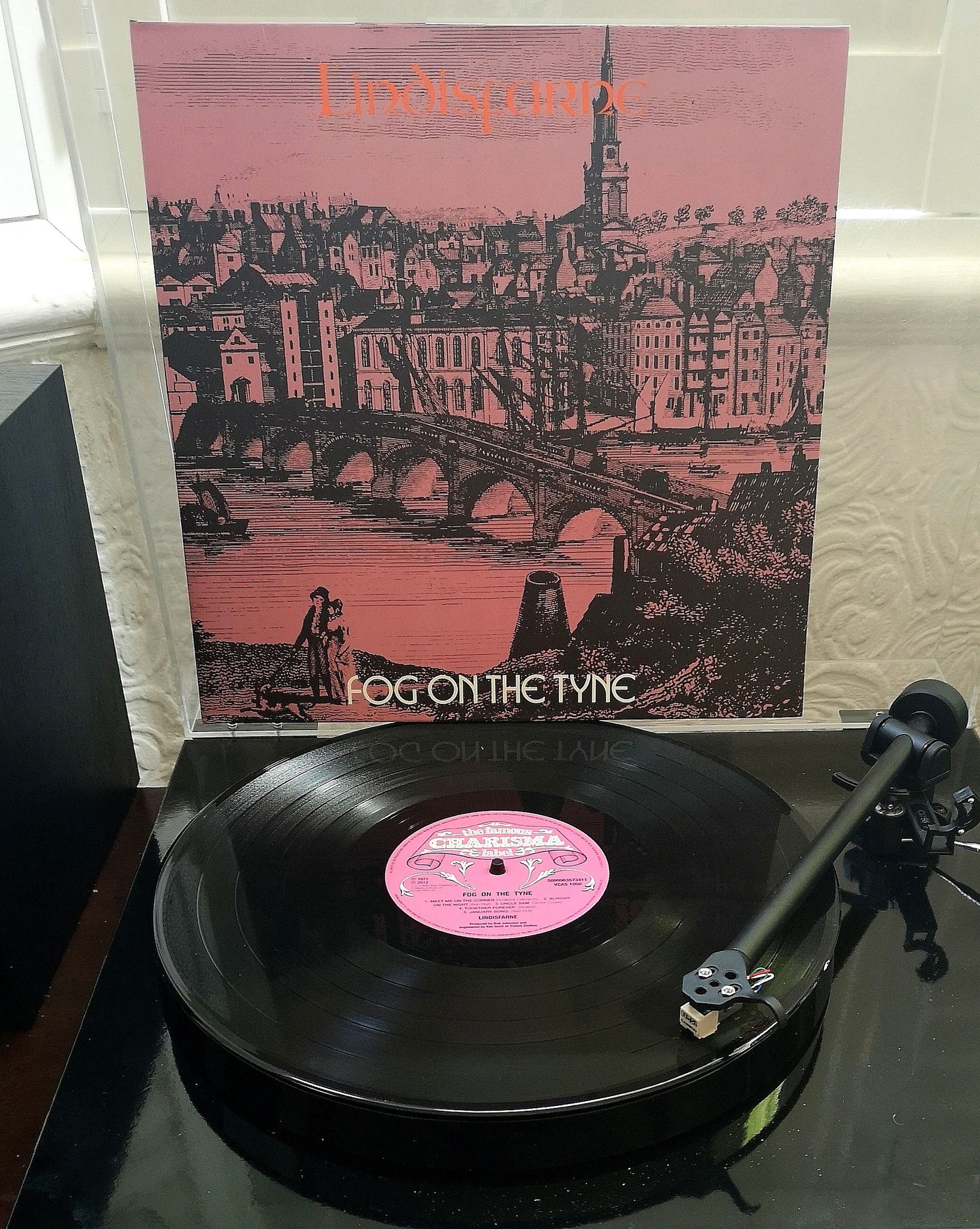 Lindisfarne album fog on the tyne review