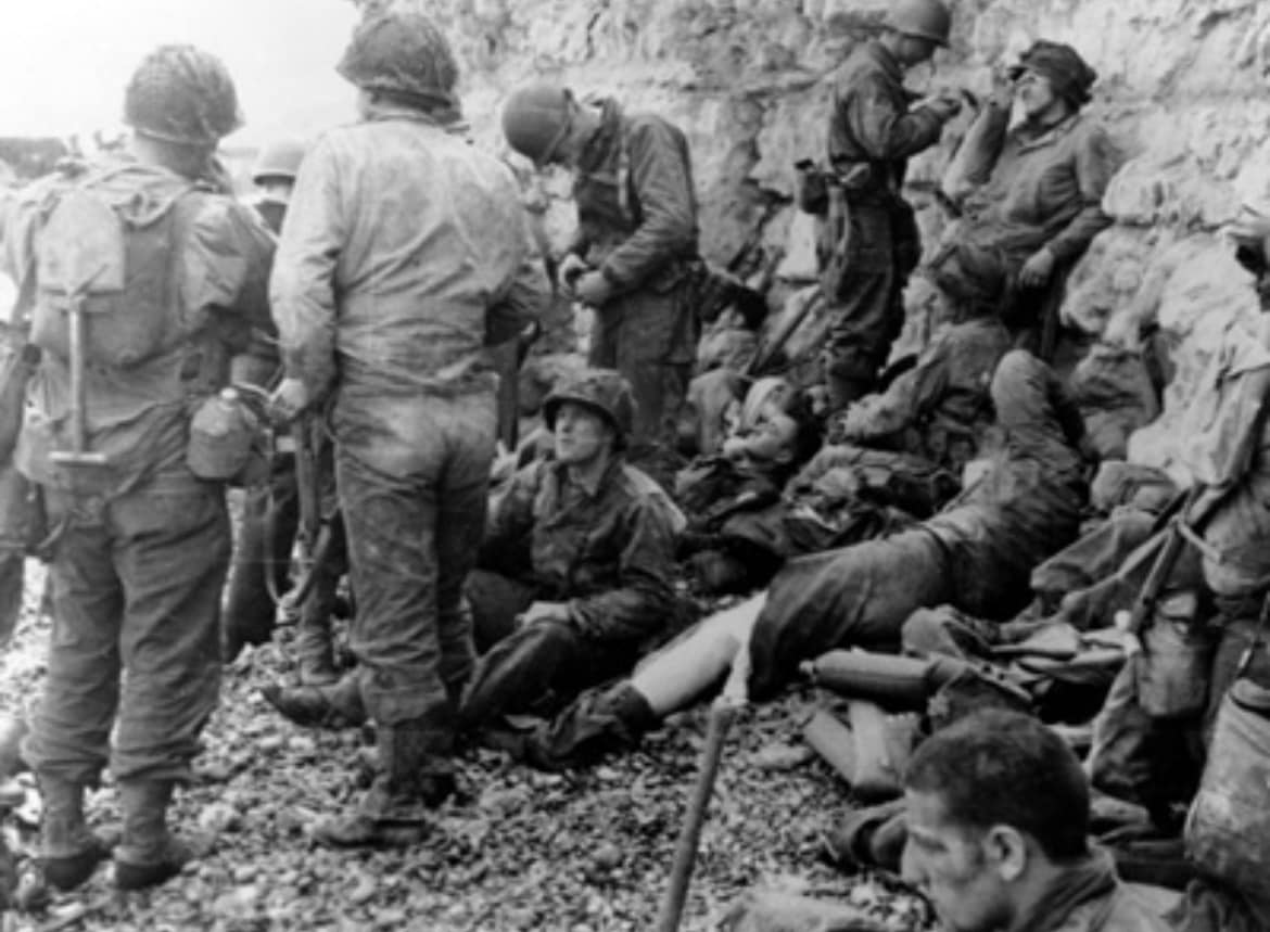 📸 Men of the 1st Infantry Division in Normandy….doesn't get any