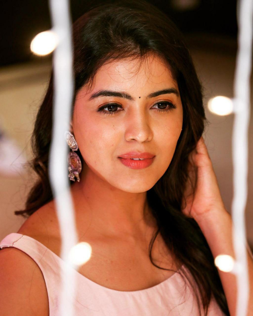 Gorgeous @amritha_aiyer #amrithaaiyer .... - Amritha Aiyer FC | Facebook