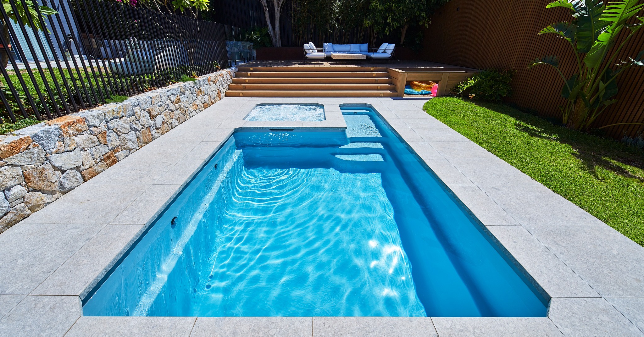 Melbourne Fibreglass Pool Company | Altona North VIC