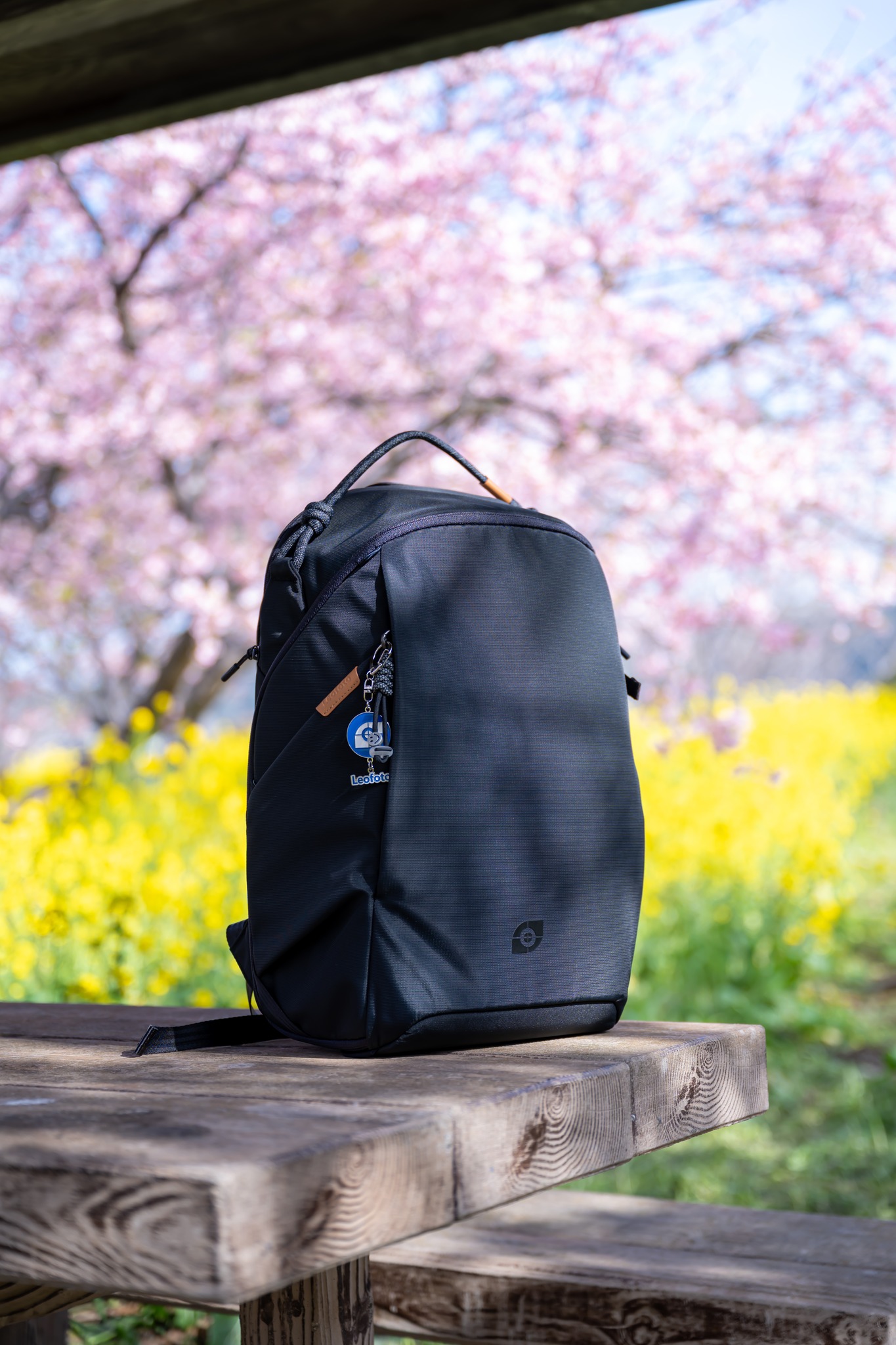 Leofoto 新商品のカメラバッグUPA-23B（ブラック） 日本では近日中に