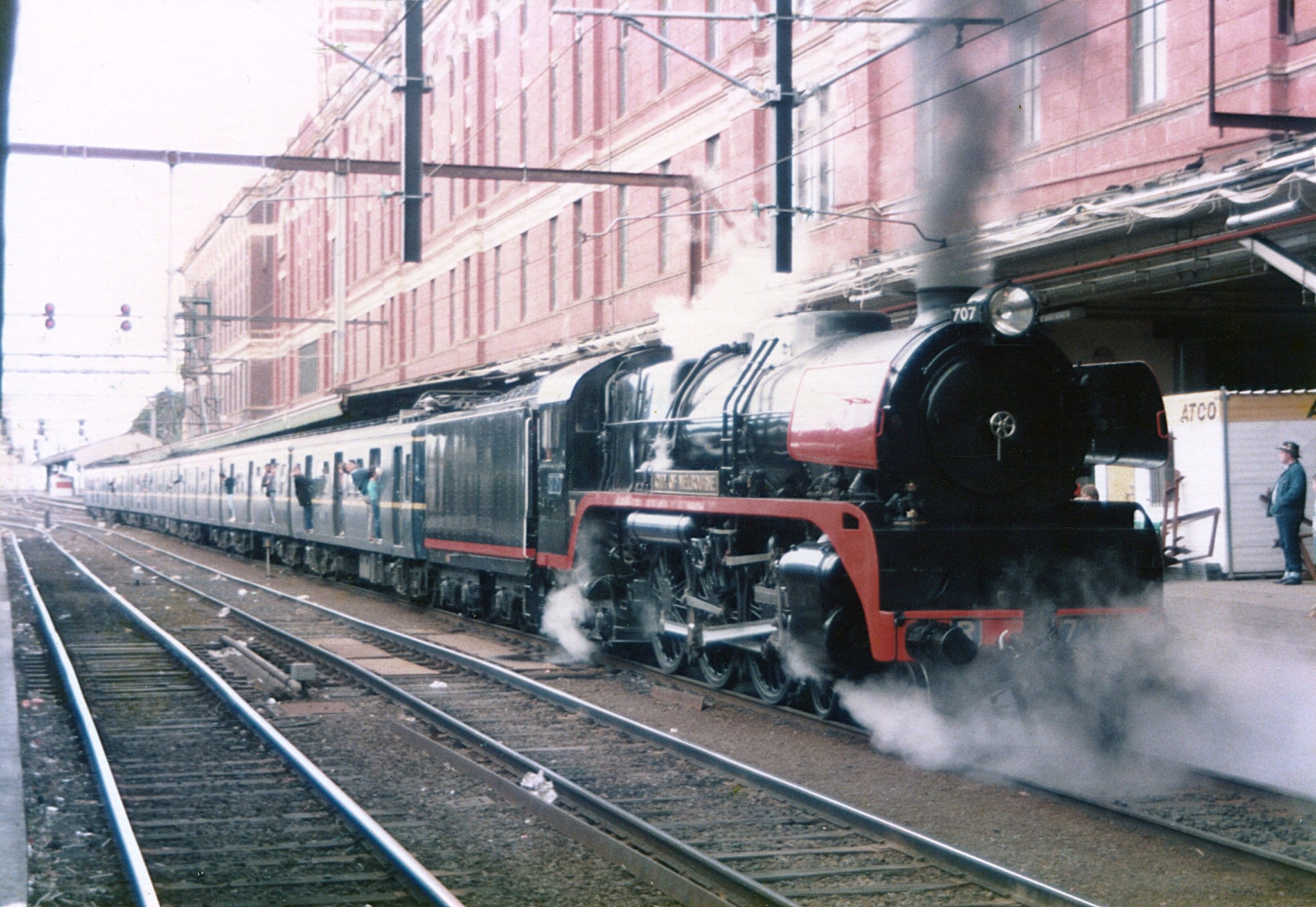 Victorian Railways | R707 at Flinders St with the first Harris set ...