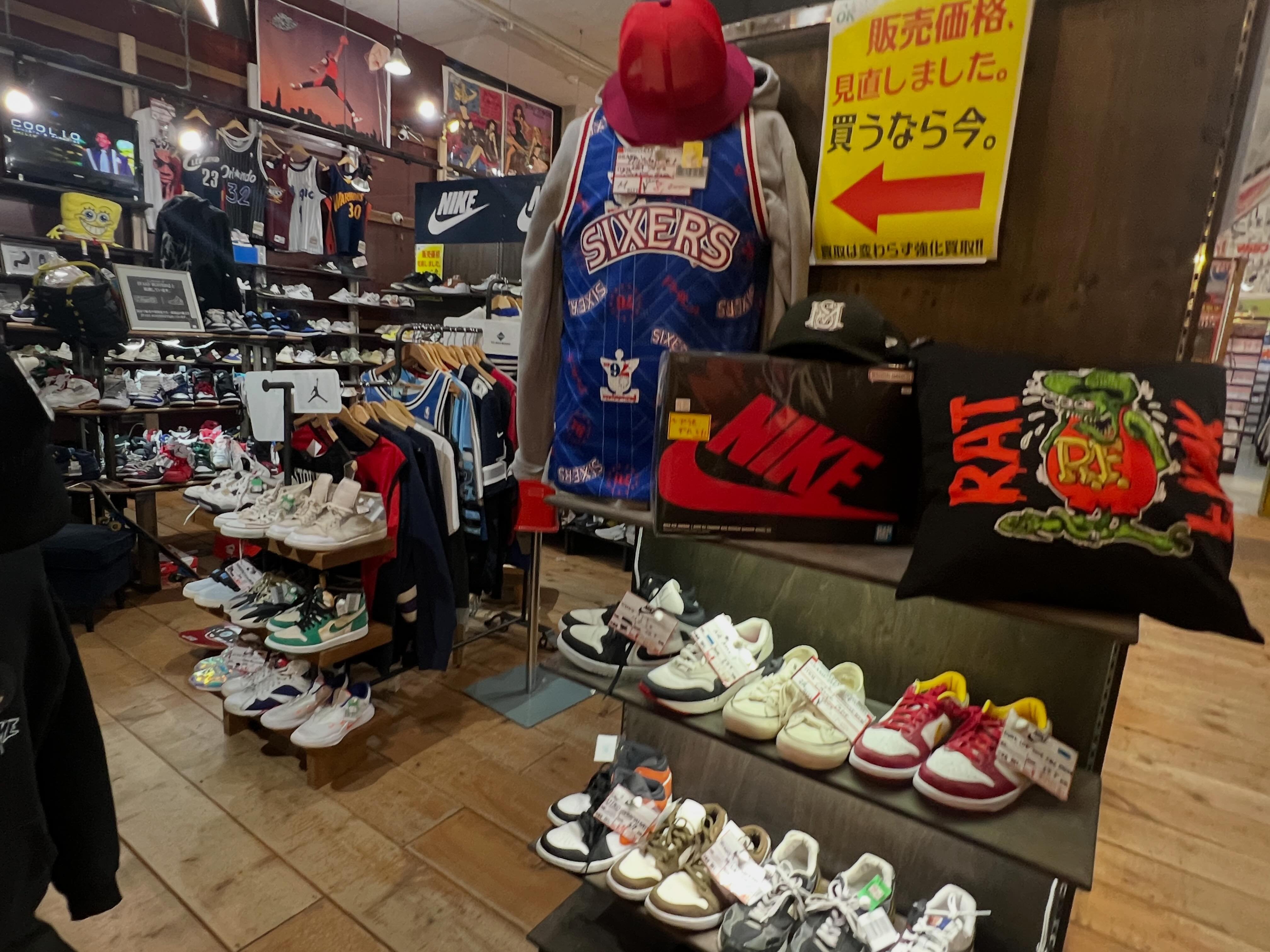 萬屋 青森 東 店