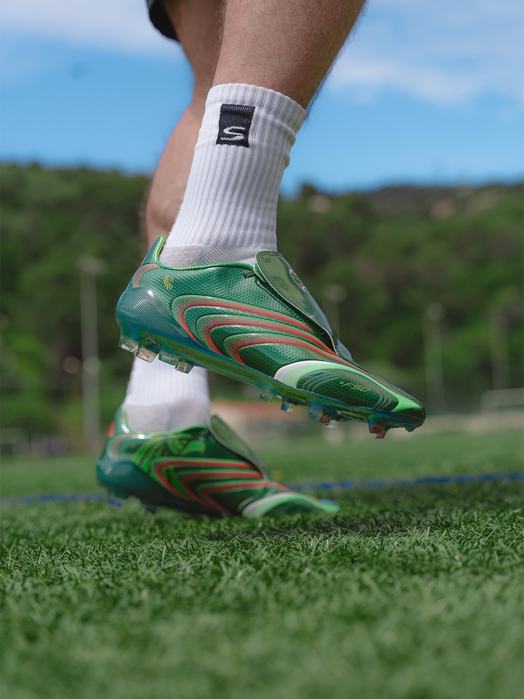  TUNIT COMFORT サッカーシューズ 蛍光グリーン adidas just dropped the Trionda Tunit F50s 🌎 USA, Canada & Mexico