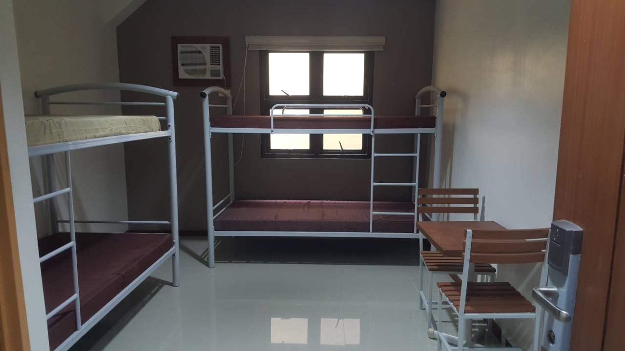 Roomph Cubao - Good for 4 pax BED SPACE starting 3,000 2...