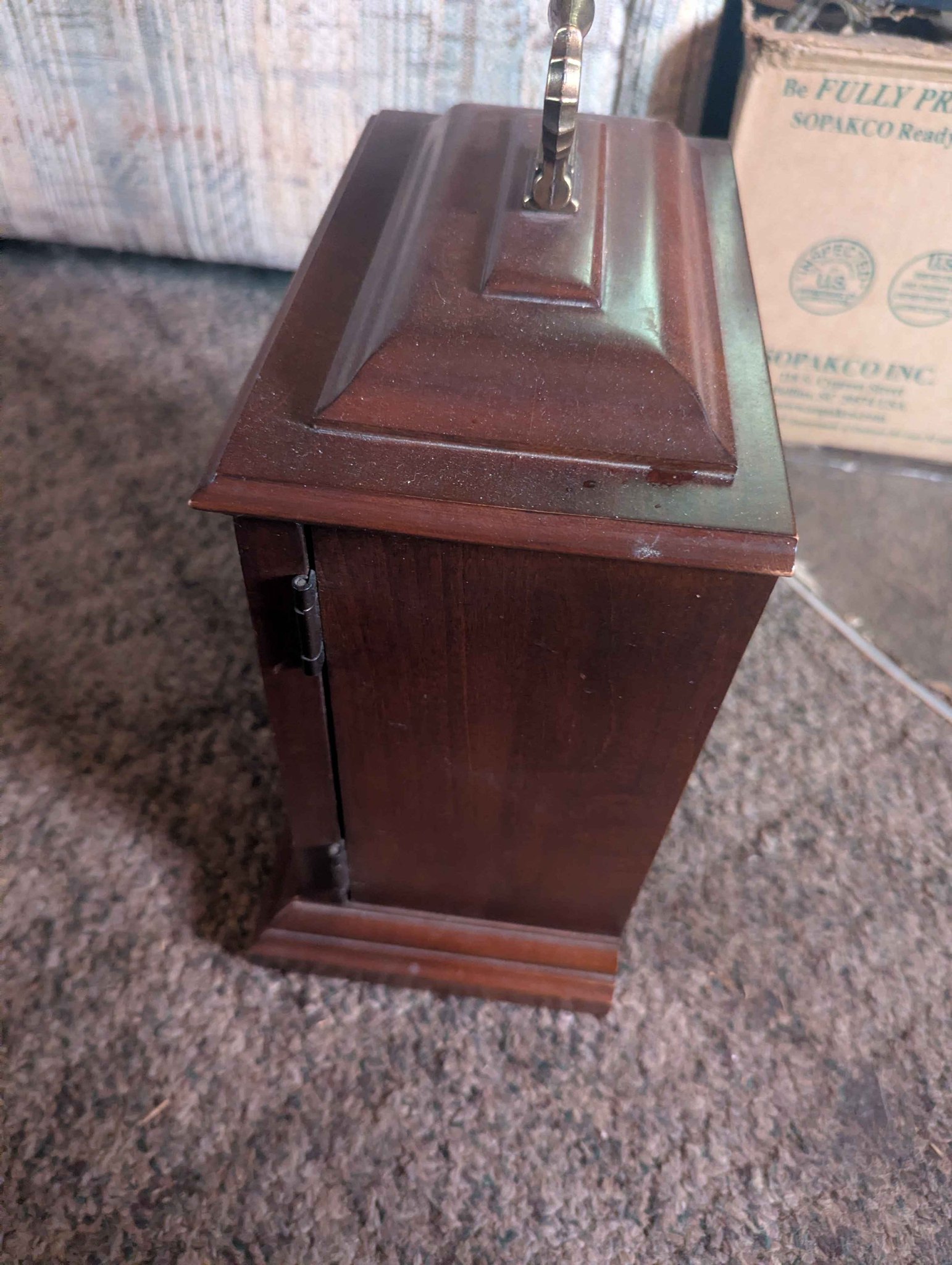 Howard Miller clock co. - Desk, Mantel & Shelf Clocks - Wisconsin Dells ...